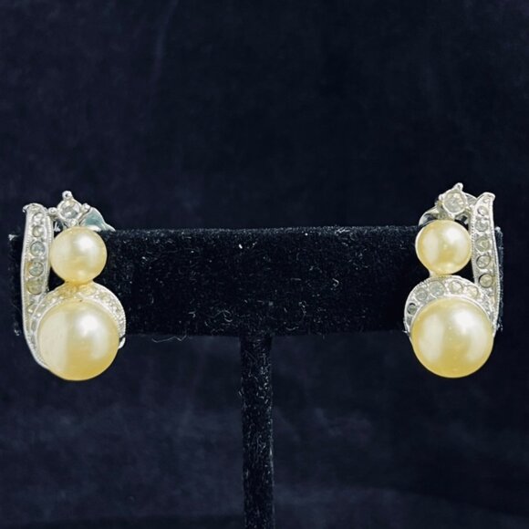Marvella Jewelry - Vintage Marvella Silver Tone, Faux Pearl And Rhinestone Clip On Earrings (5266)